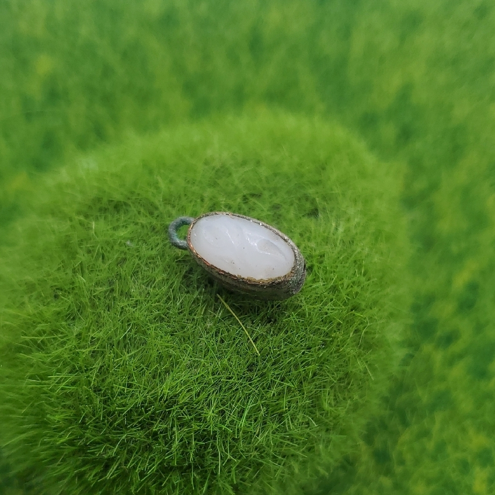 Antique Elegant White Selentite Stone Pendant P309